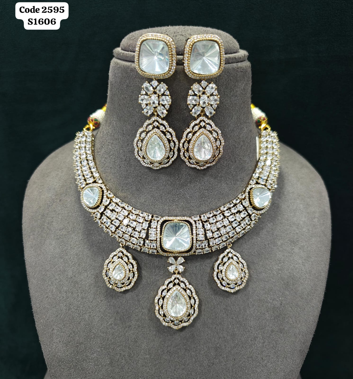 Necklace Set 076